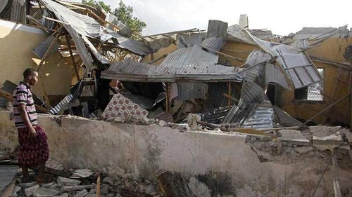 Bomb attacks kill at least 21 in Somalia - ảnh 1